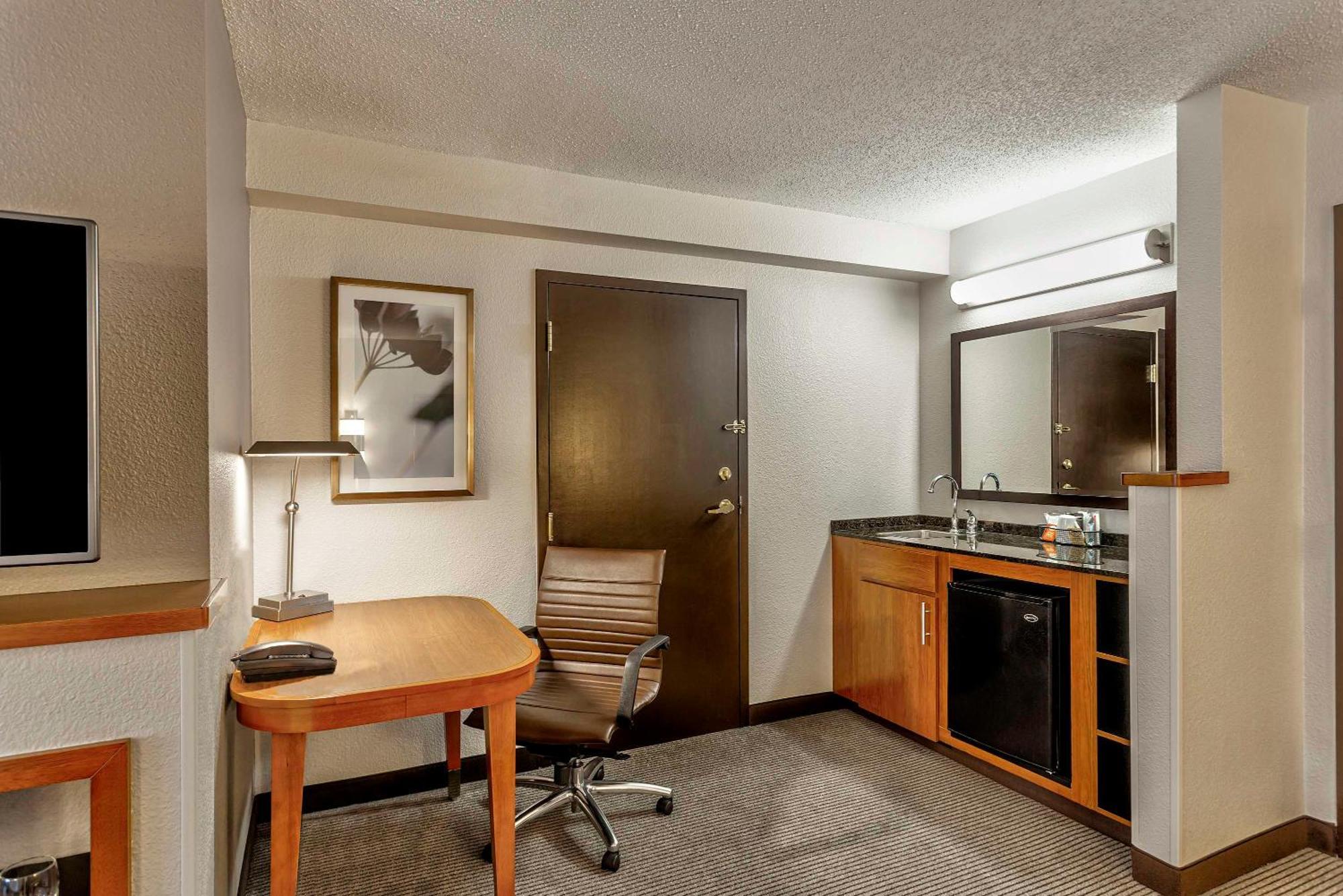 ไฮแอท เพลซ โอเวอร์แลนด์ พาร์ค คอนเวนชั่น เซ็นเตอร์ Hotel โอเวอร์แลนด์พาร์ค ภายนอก รูปภาพ