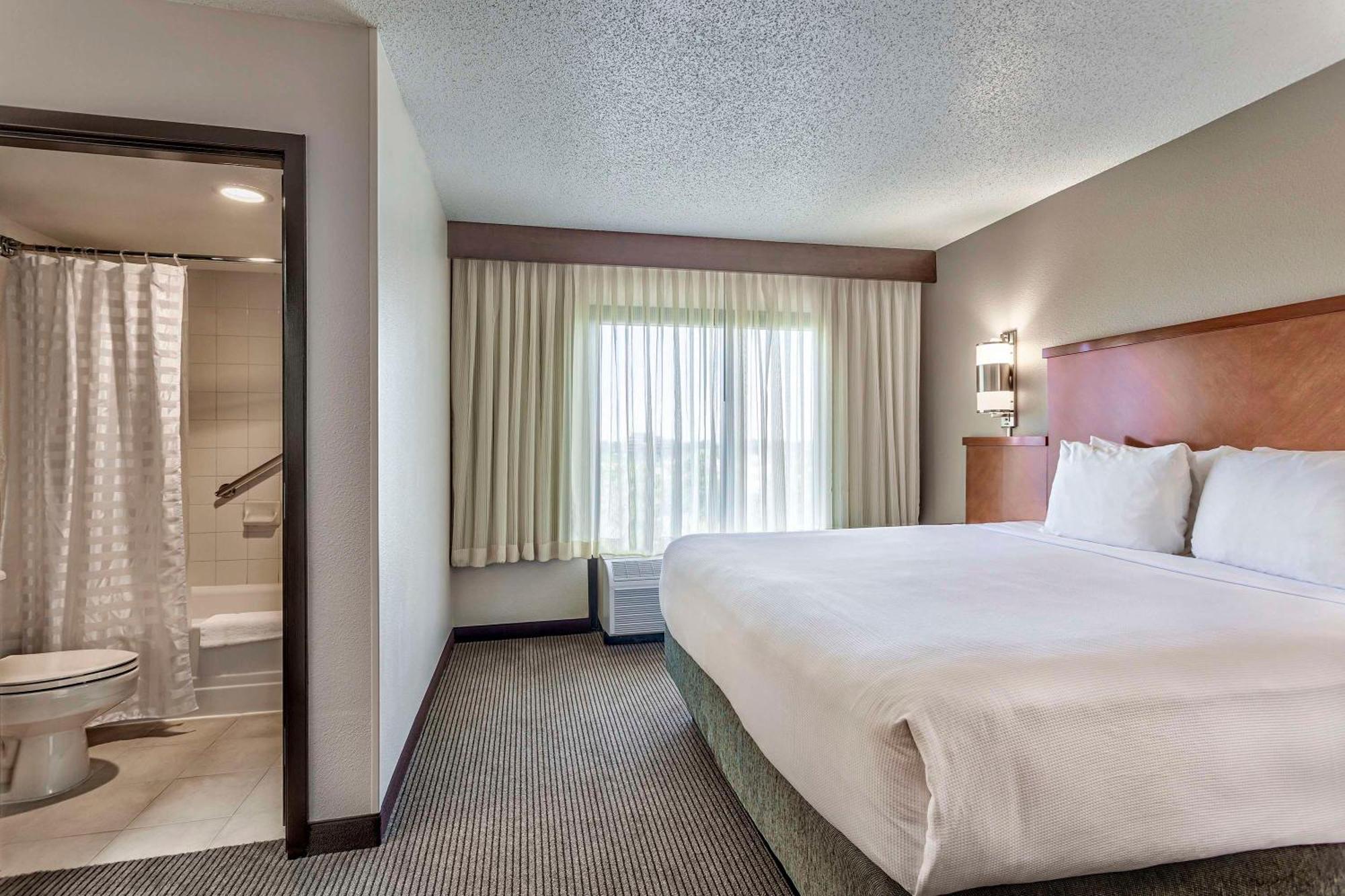 ไฮแอท เพลซ โอเวอร์แลนด์ พาร์ค คอนเวนชั่น เซ็นเตอร์ Hotel โอเวอร์แลนด์พาร์ค ภายนอก รูปภาพ