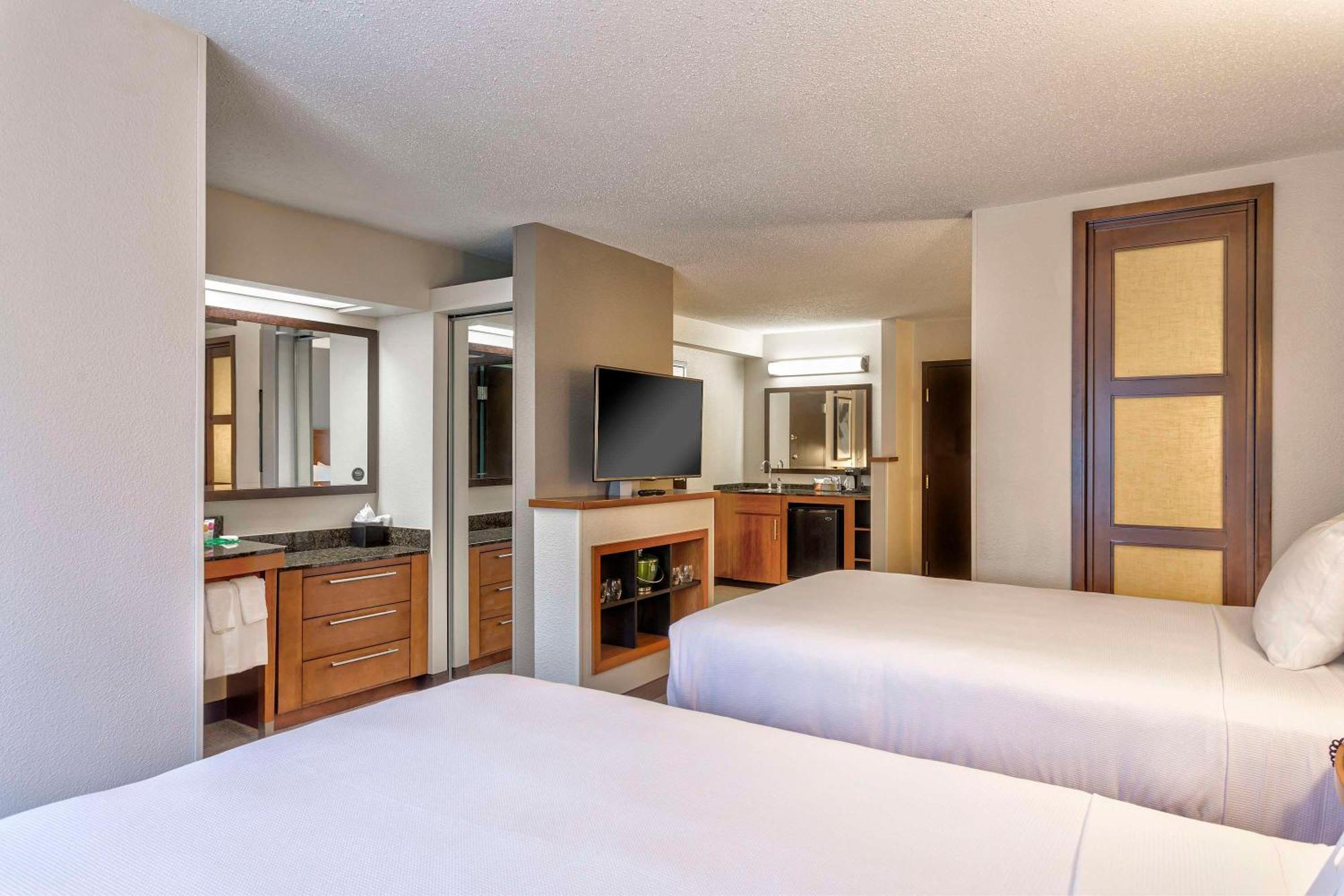 ไฮแอท เพลซ โอเวอร์แลนด์ พาร์ค คอนเวนชั่น เซ็นเตอร์ Hotel โอเวอร์แลนด์พาร์ค ภายนอก รูปภาพ