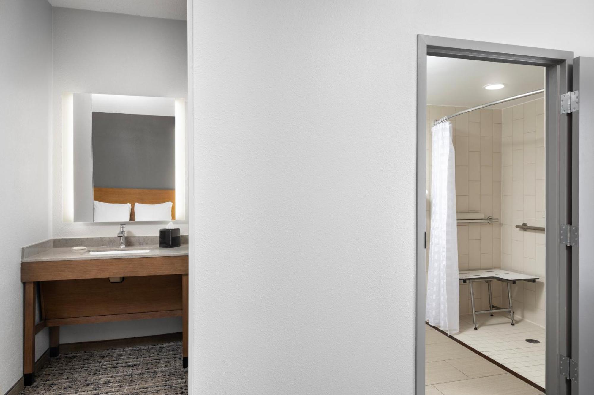 ไฮแอท เพลซ โอเวอร์แลนด์ พาร์ค คอนเวนชั่น เซ็นเตอร์ Hotel โอเวอร์แลนด์พาร์ค ภายนอก รูปภาพ